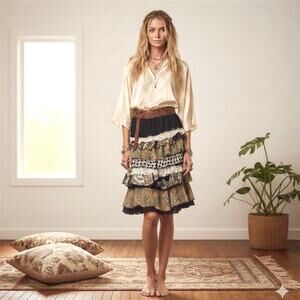 VTG 100% Silk Metallic Tiered Boho Skirt Knee Length S/M Festive Gypsy Romantic